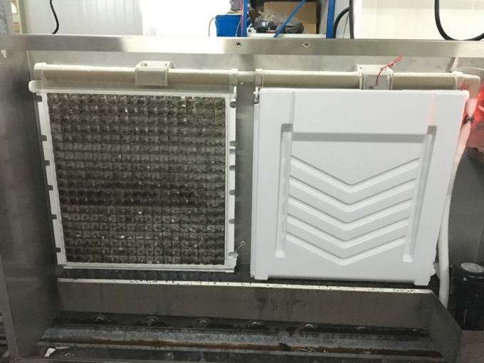 Kostkarka do lodu ze stali nierdzewnej R401A 60 kg Chłodzenie powietrzem 18