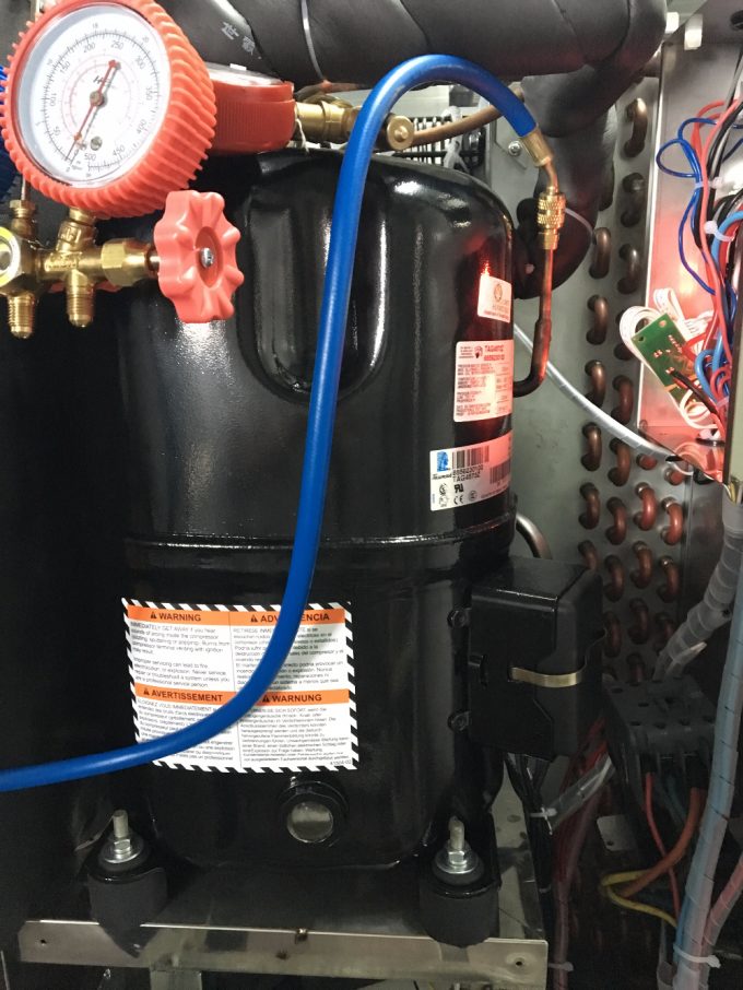 Kostkarka do lodu ze stali nierdzewnej R401A 60 kg Chłodzenie powietrzem 21